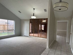 Building Photo - 7222 Northleaf Dr