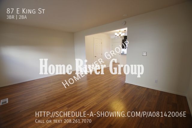 Foto del edificio - 3-Bed, 1.5-Bath Meridian Townhome