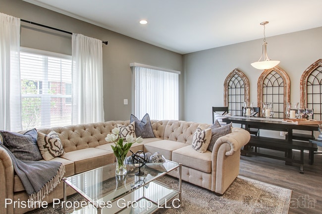 Building Photo - 4709 Club House Dr