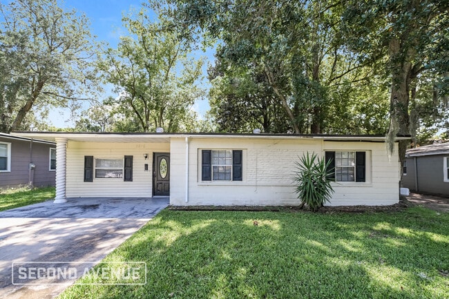 Building Photo - 2875 Stonemont St