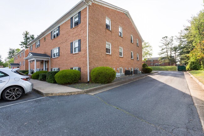 Foto del edificio - Summercrest Apartments