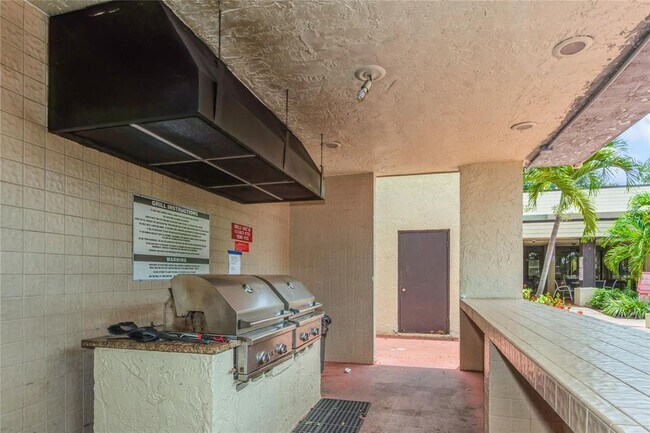 Foto del edificio - 2339 SW 15th St