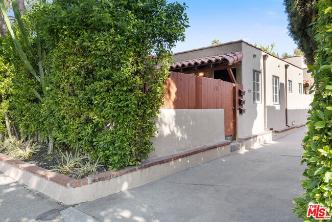 Foto del edificio - 414 Norwich Dr