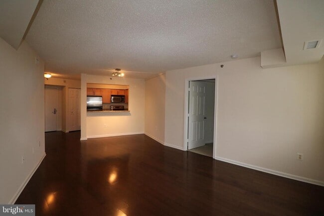 Building Photo - 10101 Grosvenor Pl