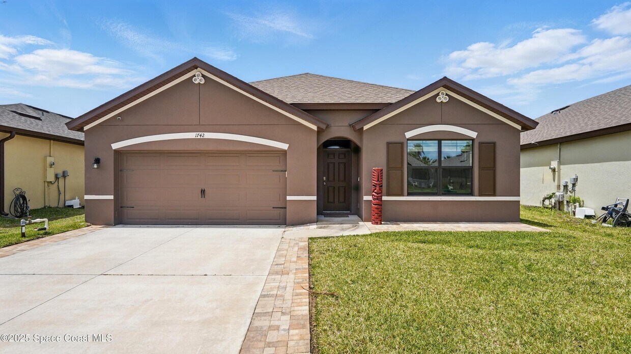 Foto principal - 1742 Saxton Rd