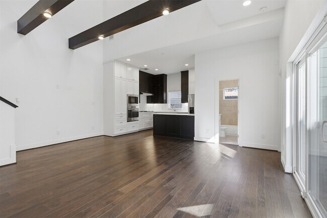 Foto del edificio - 7726 Jack Oak Ave