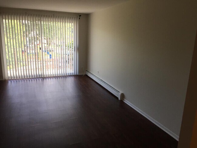 Sala de estar - 1285 Washington St