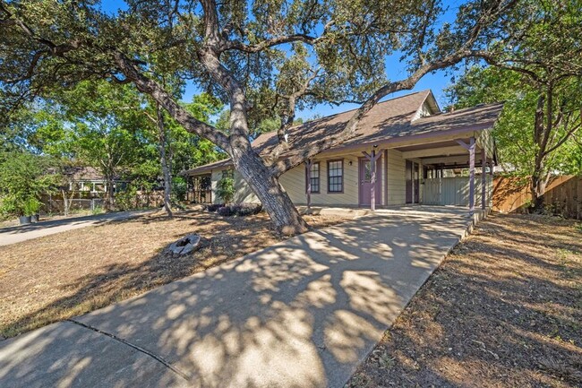 Building Photo - 8002 Dowling Cove