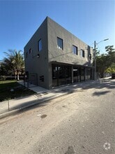 Building Photo - 214 NW 11th St