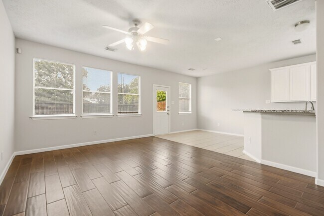 Foto del edificio - 13107 Peppergate Ln