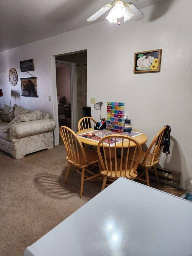 Foto del edificio - Cottonwood Apartments