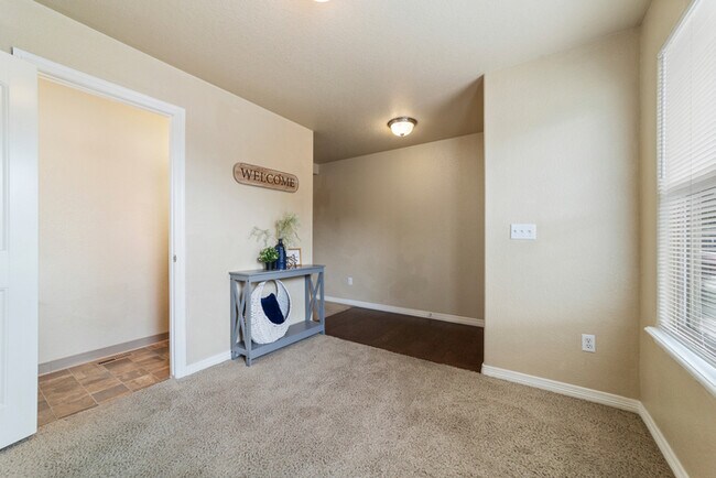 Building Photo - 2680 Sierra Springs Dr, Colorado Springs, ...