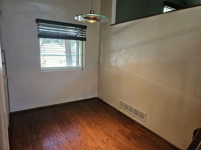 Foto del edificio - 3 BED 2 BATH IN AURORA