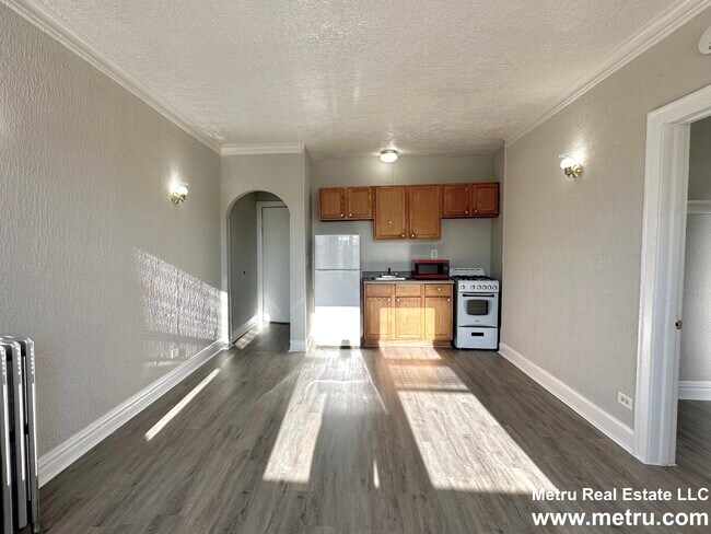 Foto del edificio - 3943 W Diversey Ave