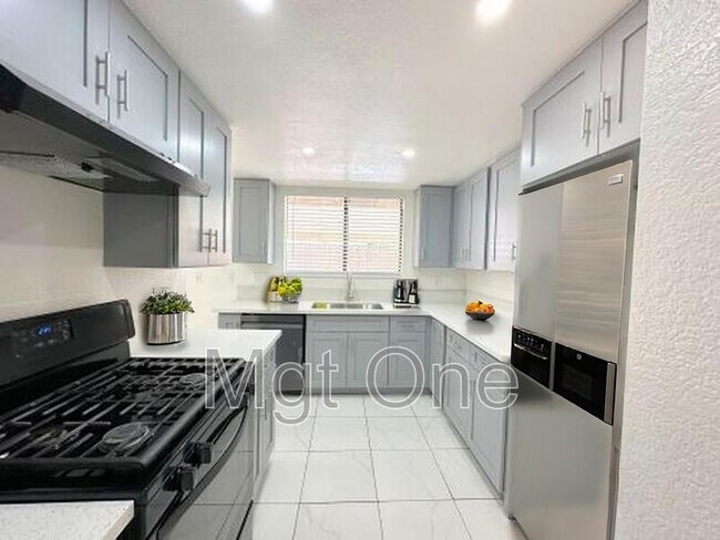Foto del edificio - 25334 Valleywood Ct