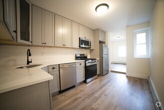 Building Photo - 206 48th St