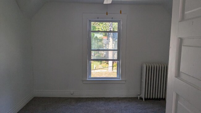 Building Photo - 1021 Ames St