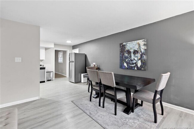 Foto del edificio - 1445 Thelbert Dr