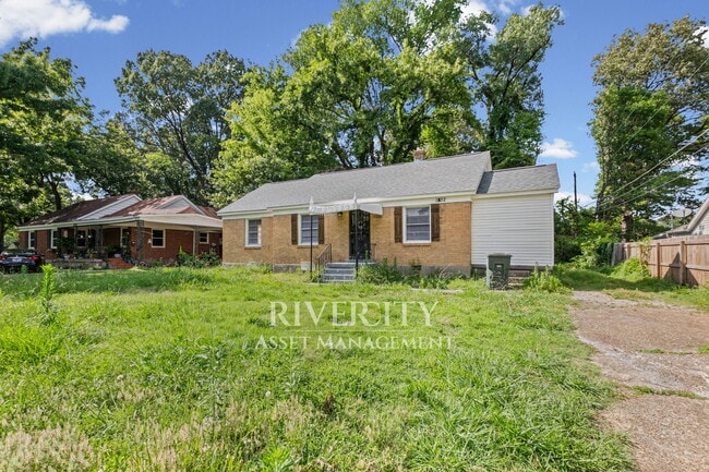 Building Photo - 1232 Vaughn Rd
