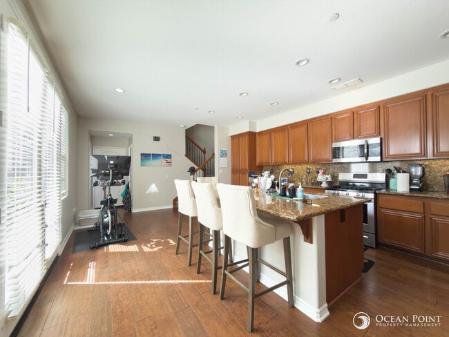 Building Photo - 3 Bedroom Condo for Rent in Ventura!
