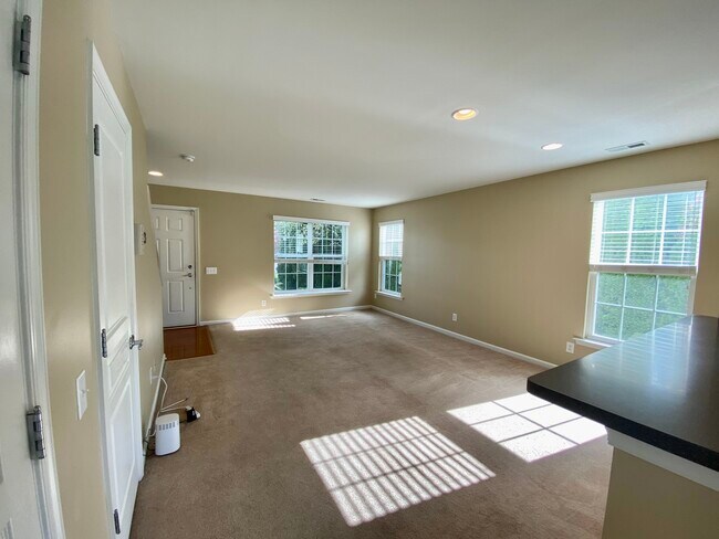 Foto del edificio - 8451 Saylor Ct