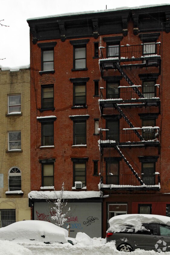 Building Photo - 433 E 6th St