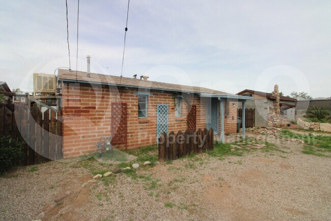 Foto del edificio - 1019 N Catalina Ave