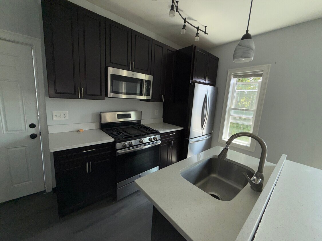 Foto principal - 615 N Montello St