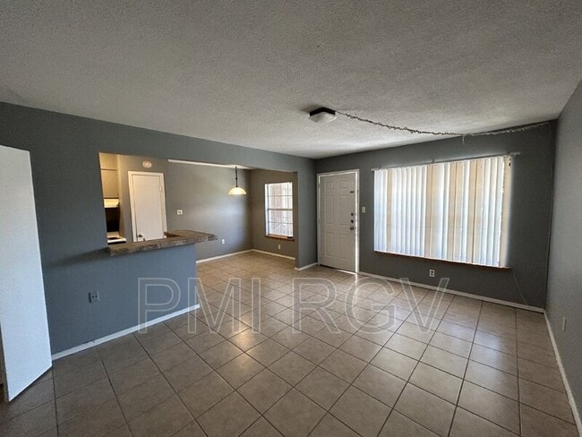 Foto del edificio - 815 W Walnut Ave