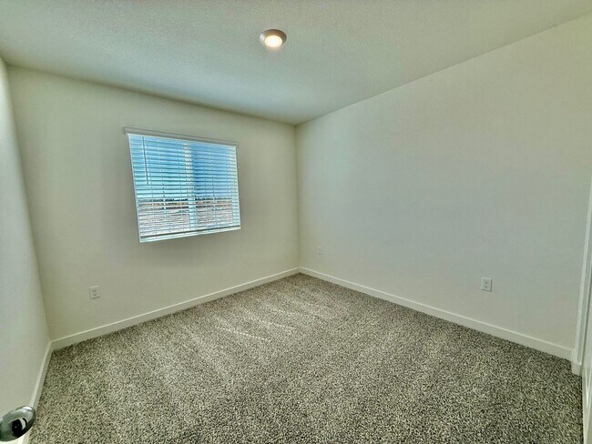 Foto del edificio - New home available now