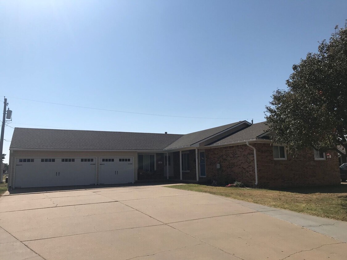 Primary Photo - 2705-2707 28th Street