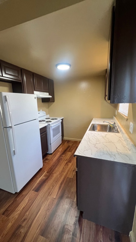 Building Photo - 742 Bedlow Dr