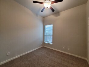 Building Photo - 210 Oakcrest