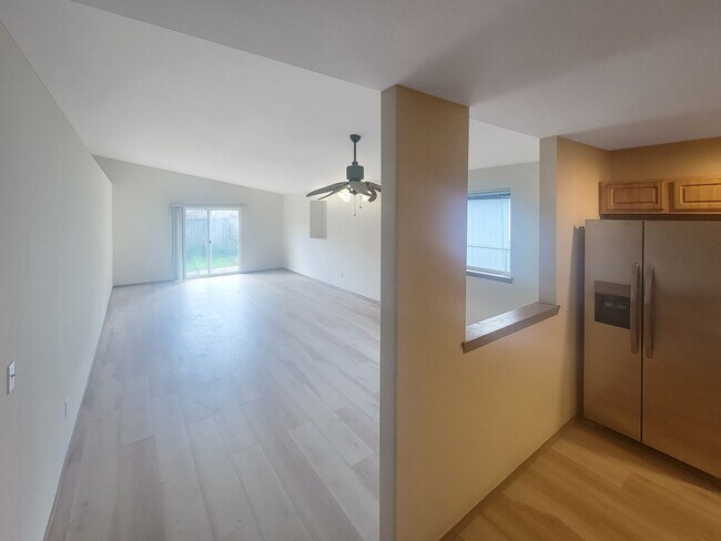 Building Photo - Spanaway 3bed Rambler