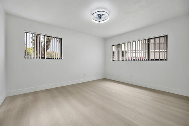 Foto del edificio - 9514 N Belfort Cir