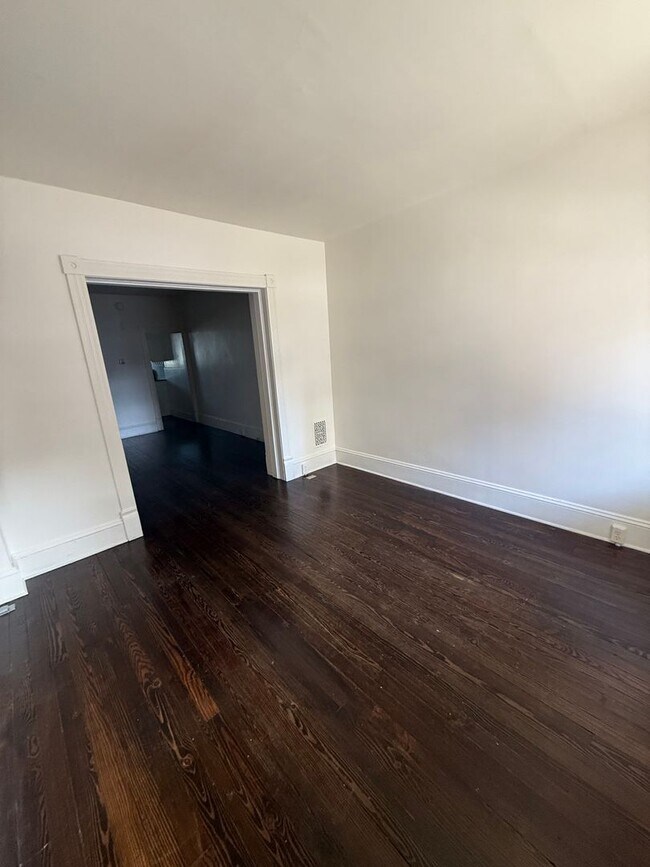 Foto del edificio - 62-64 Wayside Avenue