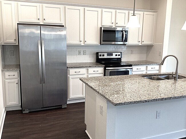Foto del edificio - 4307 Reisswood Loop