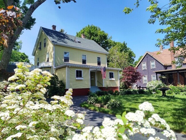 Foto del edificio - 411 Broadway-