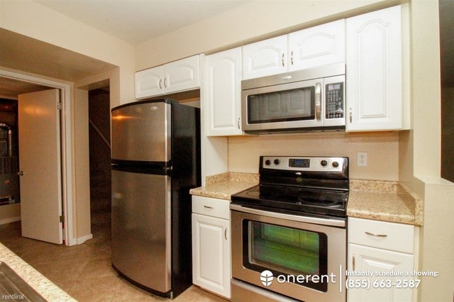 Building Photo - 3 br, 2.5 bath Condo - 8170 Westwood Dr #10