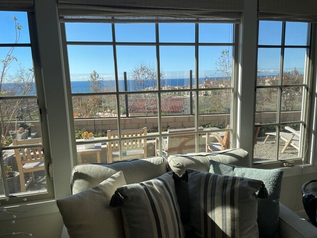 Building Photo - 3 bd/3.5 Ba Sea Summit Panoramic Ocean Vie...
