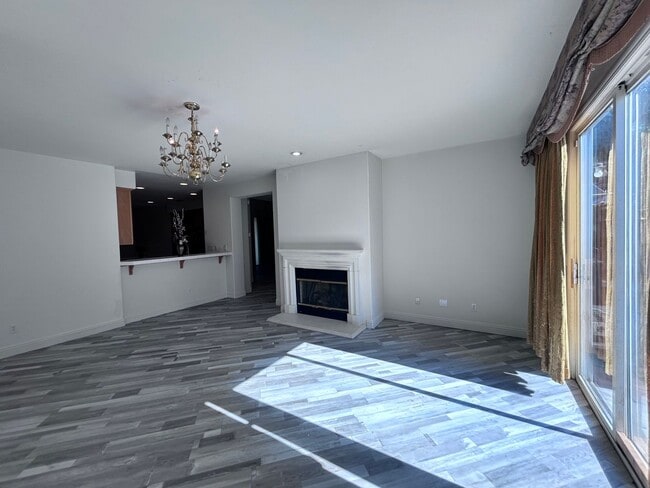 Building Photo - Beautiful Four Bedroom Home in Sacramento