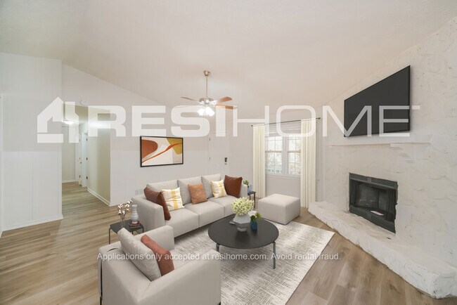 Building Photo - 271 Meadowbrook Drive