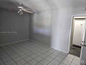 Building Photo - 5100 SW 41st St