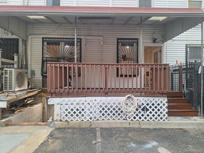 Foto del edificio - 816 Elton Ave