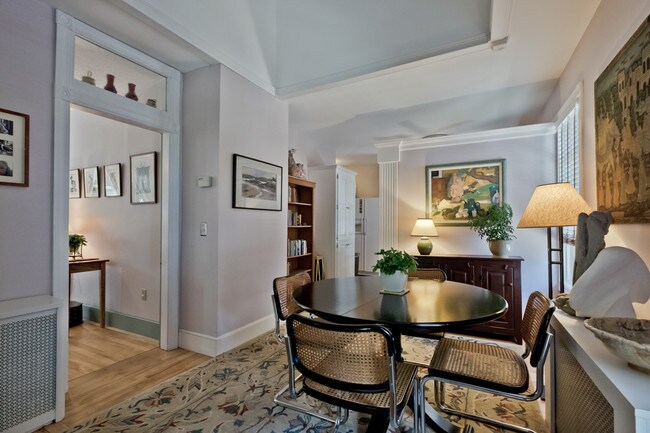 Foto del edificio - 34 Pleasant Ave