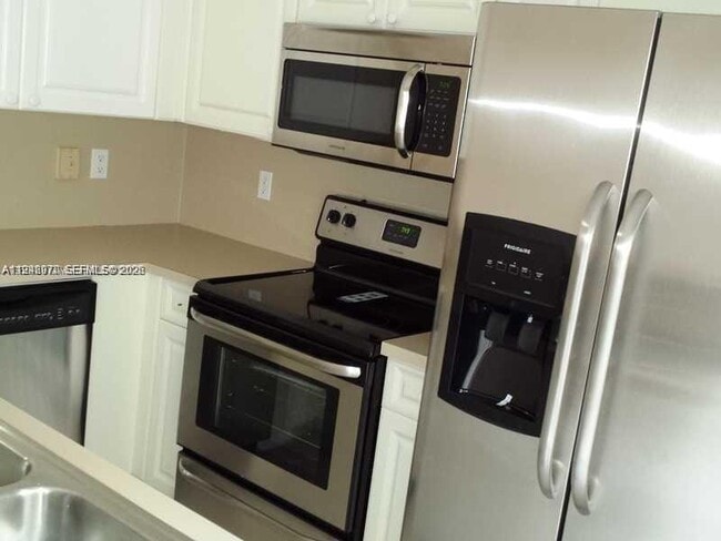 Foto del edificio - 10740 NW 83rd St