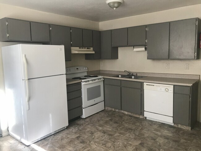 Kitchen - 4629 S 4800 W