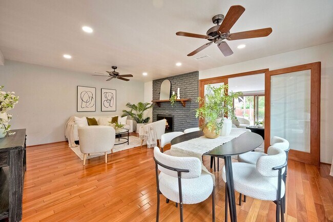 Foto del edificio - Charming 4-Bedroom Home in Bay Park — Move-In Special!!!
