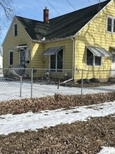 Building Photo - 1000 Columbia St