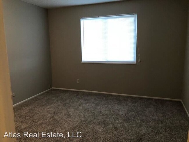 Building Photo - 1614 Rainier Dr